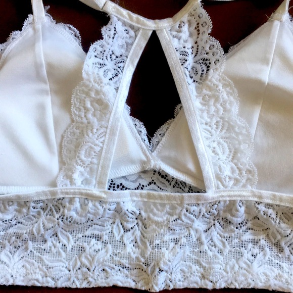 Smart & Sexy Lace Bralette - Picture 3 of 7